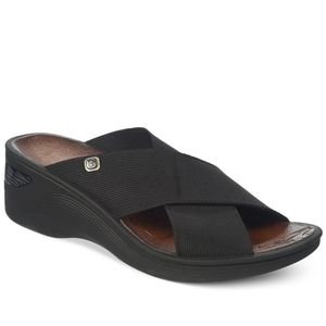 Bzees Desire Slides Round-toe crisscross platform